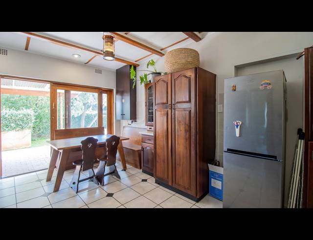 6 BEDROOM FREEHOLD FOR SALE IN PARKTOWN